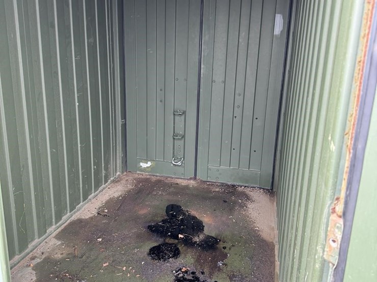 8'-x-5'-shipping-container-with-doors-on-both-ends-image-5