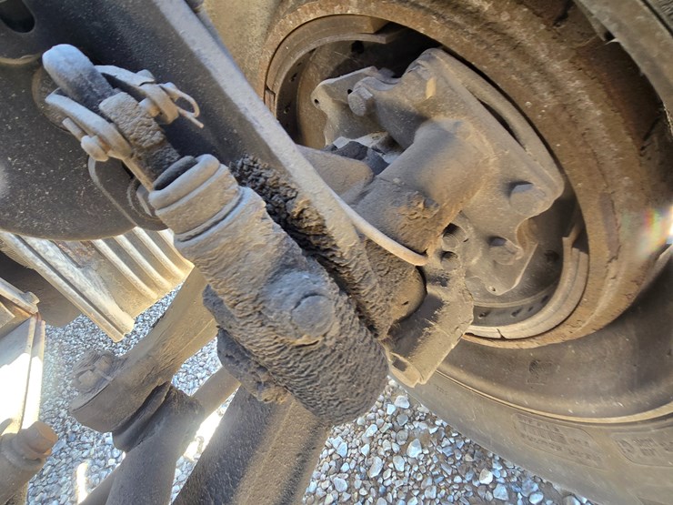 2014-freightliner-cascadia-125-image-40