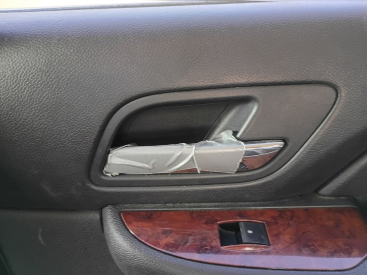 2010-chevrolet-tahoe-image-65