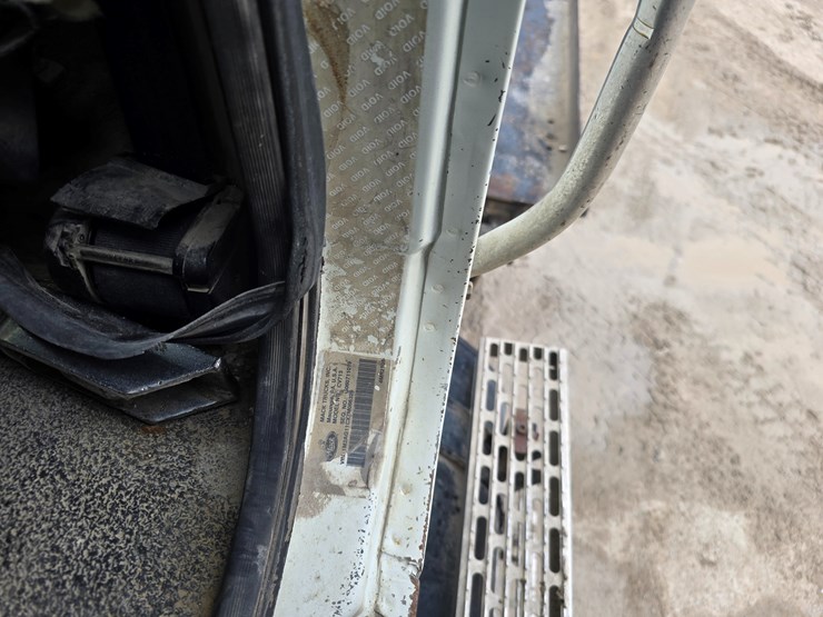 #22591-•-2007-mack-cv713-granite-roll-off-truck-image-44