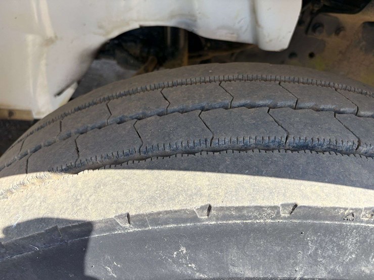 2010-international-8600-image-9