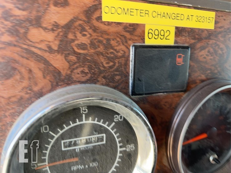 2002-kenworth-t800-image-56