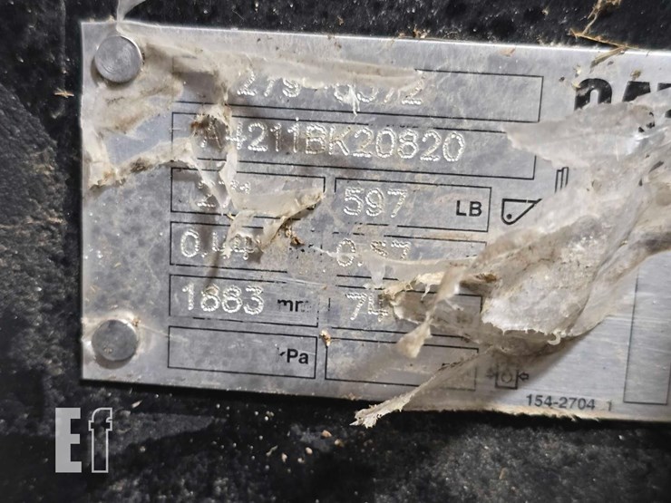 2021-caterpillar-242d3-image-13