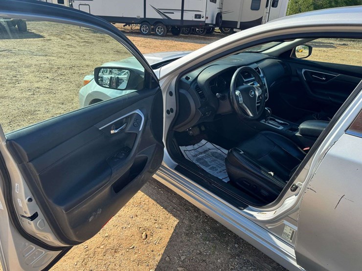 2018-nissan-altima-sl-4-door-sedan-(193,505-miles)-image-9