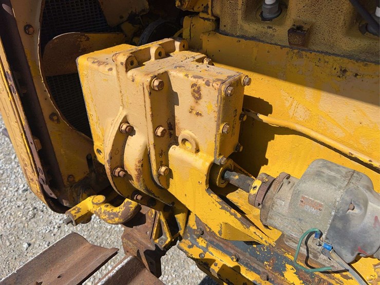 caterpillar-r2-image-39