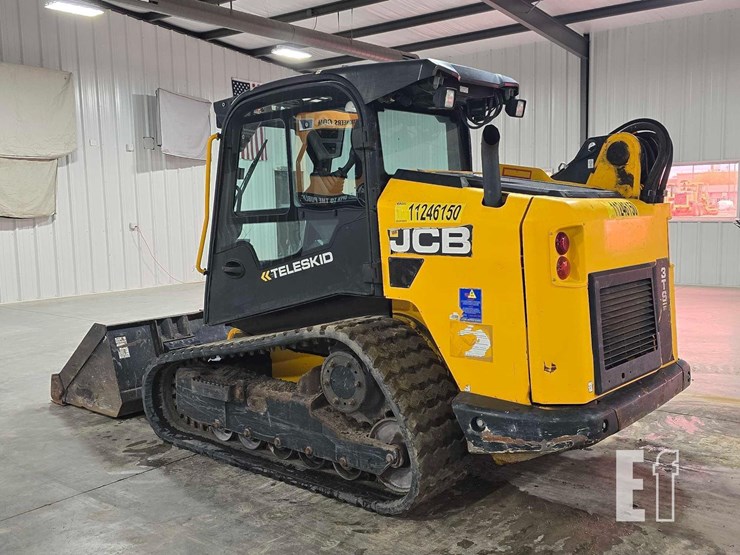 2021-jcb-3ts-8t-image-4
