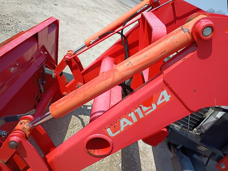 2019-kubota-m7060-image-71