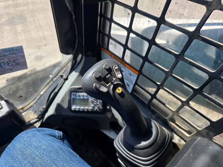 2020-bobcat-t770-image-47