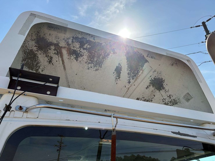 2010-international-8600-image-24