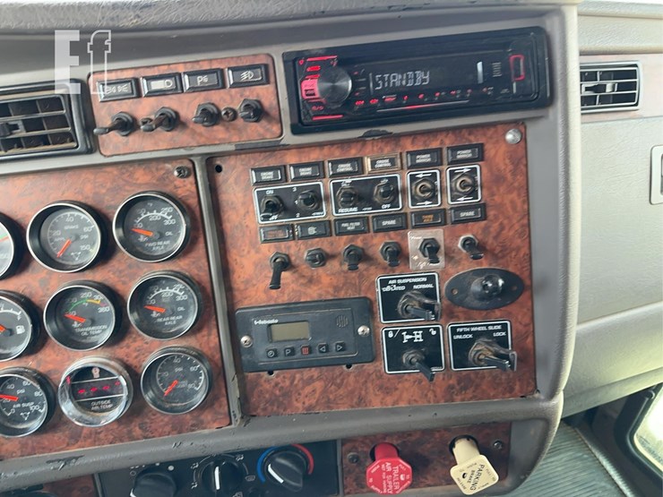 2005-kenworth-t800-image-68