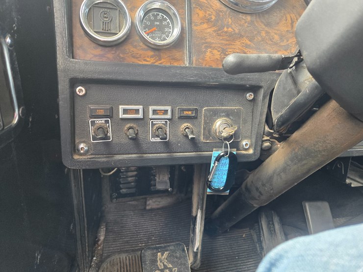 1999-kenworth-w900-image-72