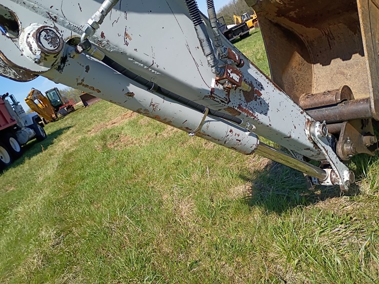 2011-takeuchi-tb285-image-58