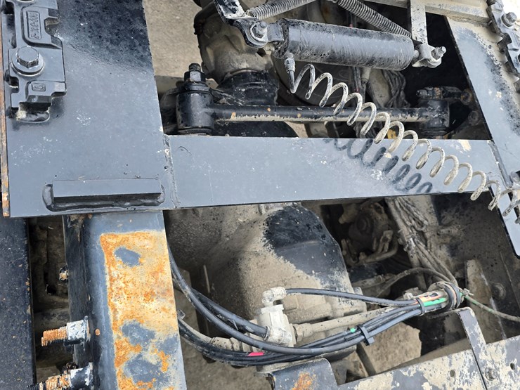 #22593-•-2016-mack-cxu613-pinnacle-sleeper-truck-image-72