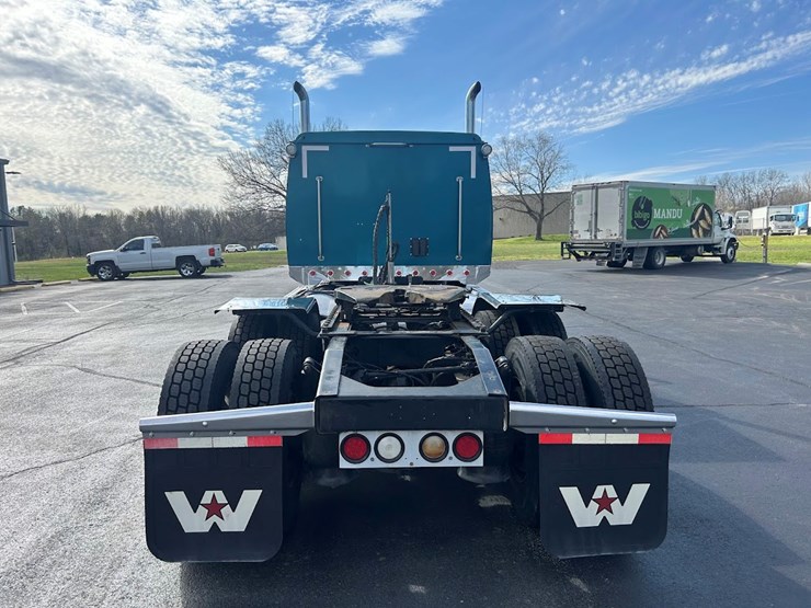 2022-western-star-4900-image-7