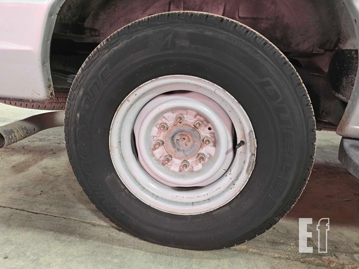 2011-ford-e350-xlt-image-23