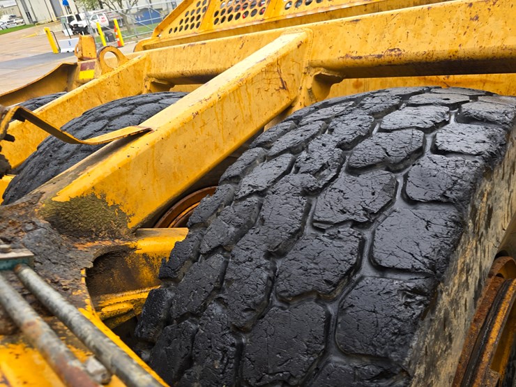 2006-deere-1812c-image-31