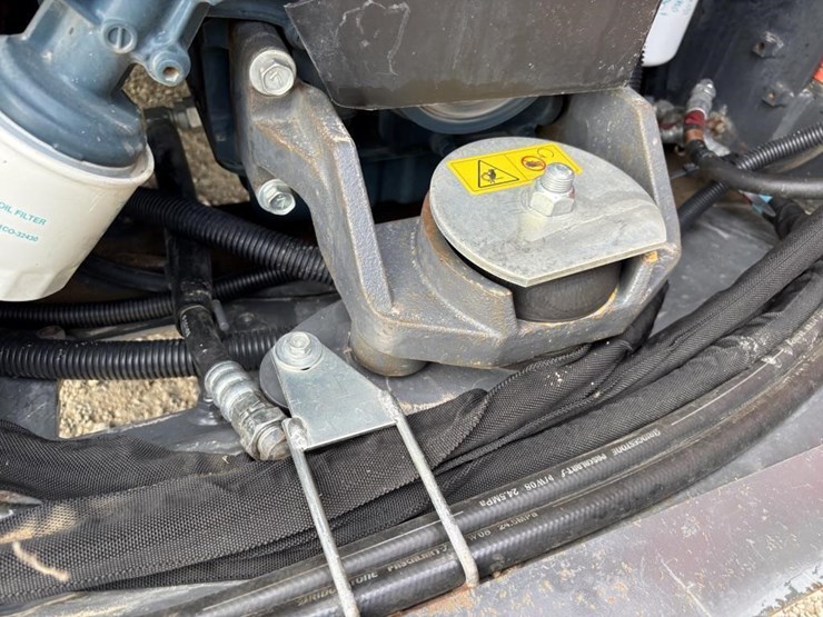 2018-kubota-ssv65-image-32