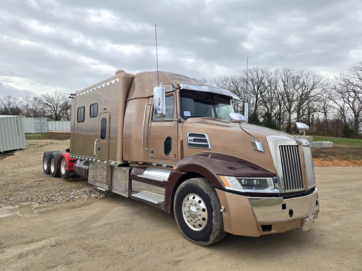 2017-western-star-5700xe-image-30