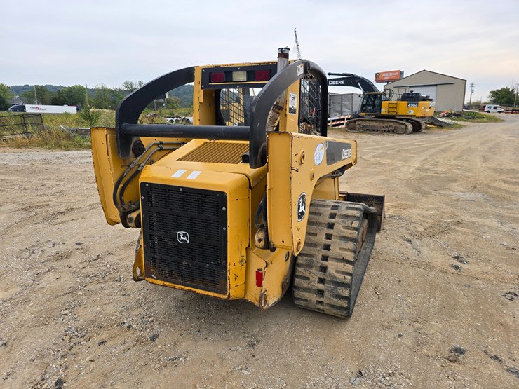 #22607-•-2008-deere-332t-skid-steer-image-13