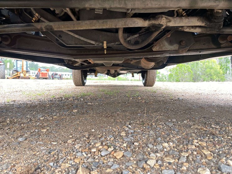 2011-ford-cargo-image-25