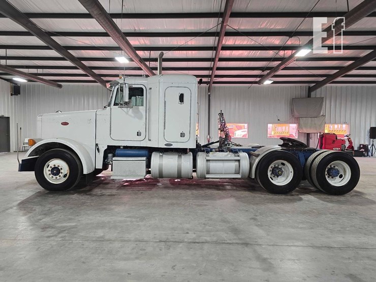 2004-peterbilt-378-image-5