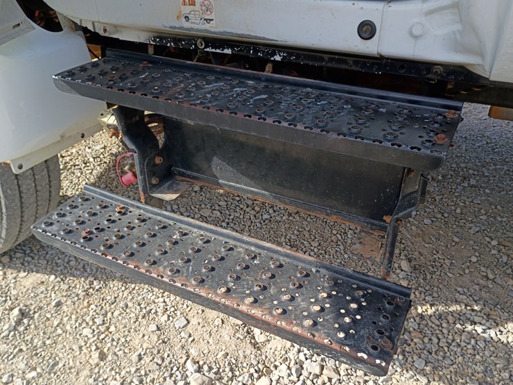 2005-ford-f750-image-38