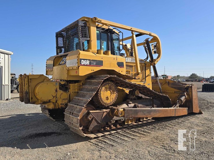 2006-caterpillar-d6r-xl-iii-image-3