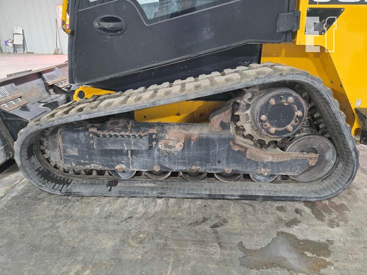 2021-jcb-3ts-8t-image-22