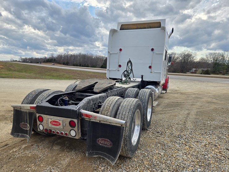 2000-peterbilt-379-image-17