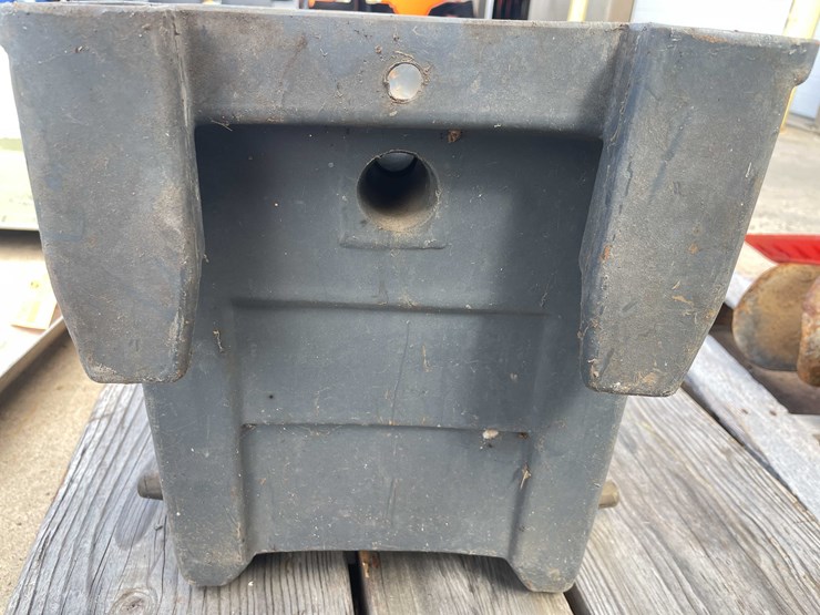 #7064-•-milking/feeder-bucket-(o3)-image-7