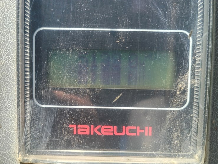 2011-takeuchi-tb285-image-45