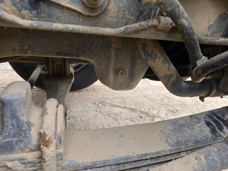 2017-peterbilt-348-image-41