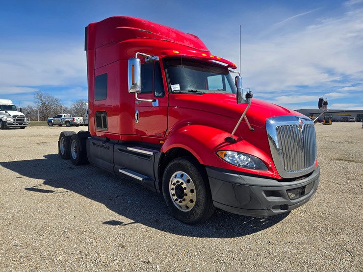 2014-international-prostar-image-26