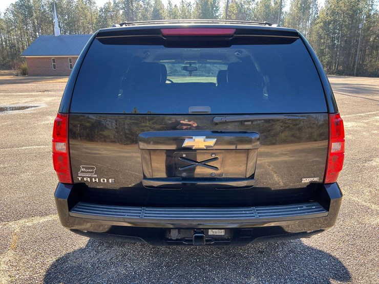 2011-chevrolet-tahoe-image-6