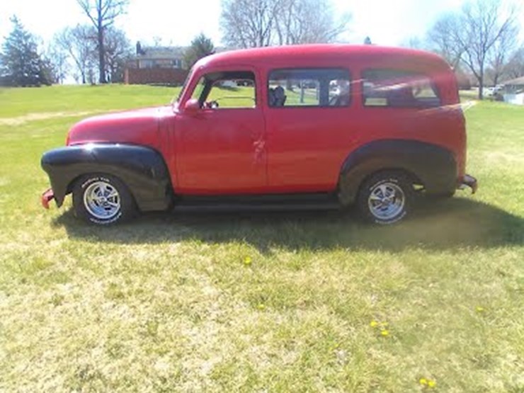 chevrolet-suburban-image-3