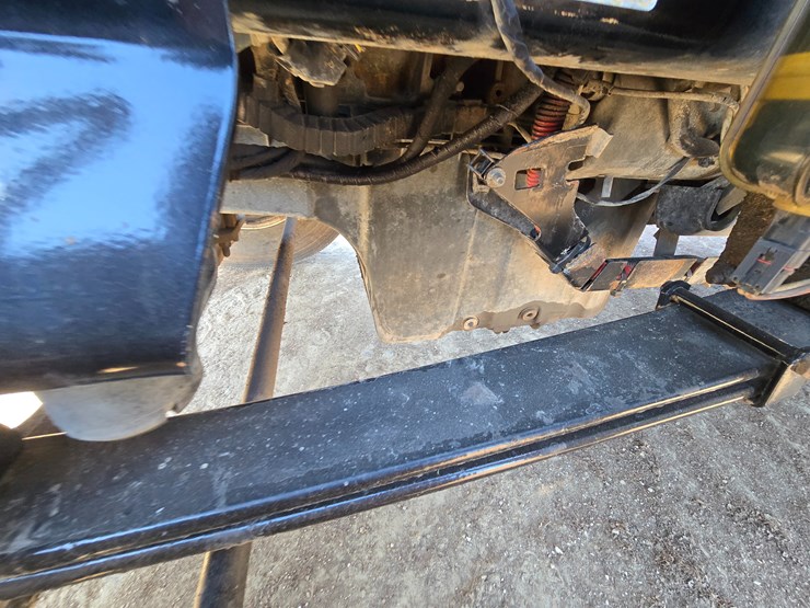 2019-peterbilt-567-image-36