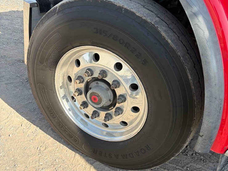 2017-peterbilt-389-image-9