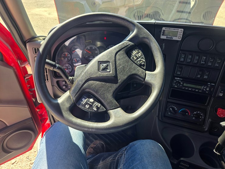 2014-international-prostar-image-63