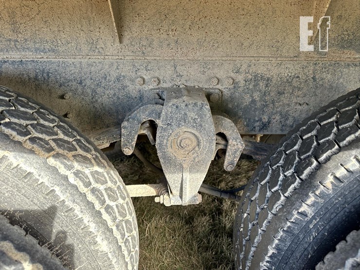 1991-freightliner-fld120-image-14