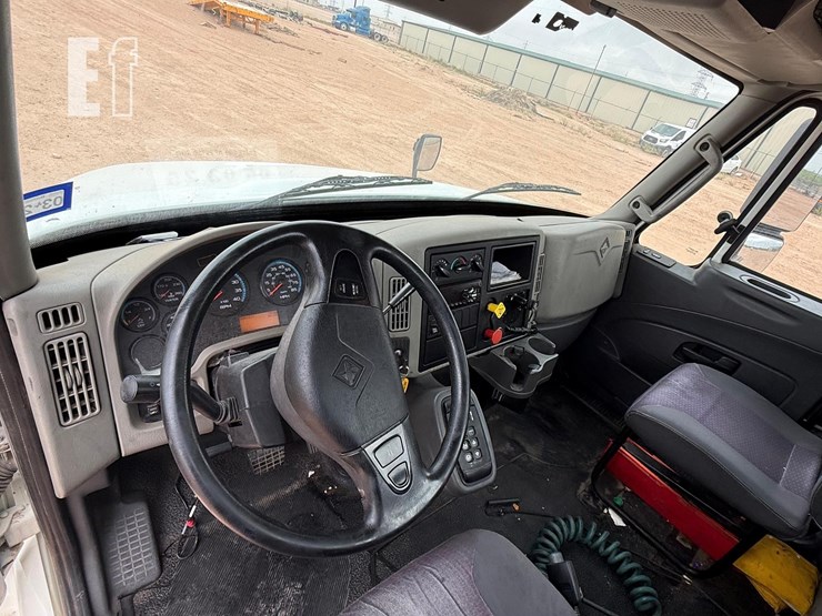 2016-international-durastar-4400-image-12