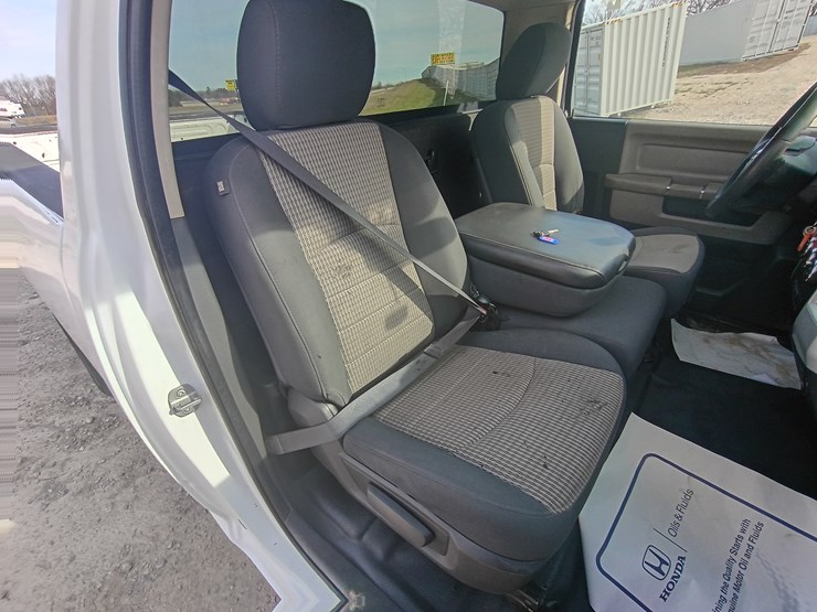 2012-dodge-1500-image-35