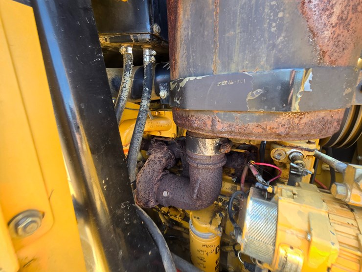 2001-caterpillar-953c-image-35