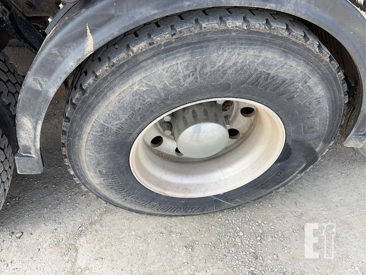 2005-kenworth-t800-image-21