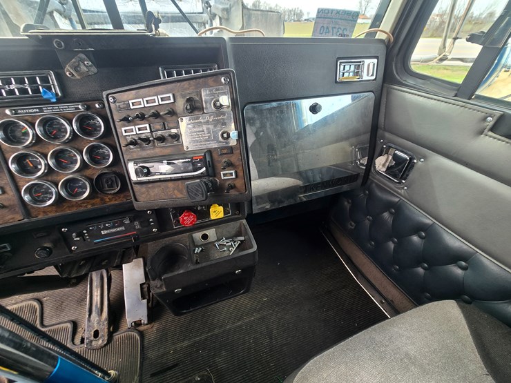 1999-kenworth-w900-image-62