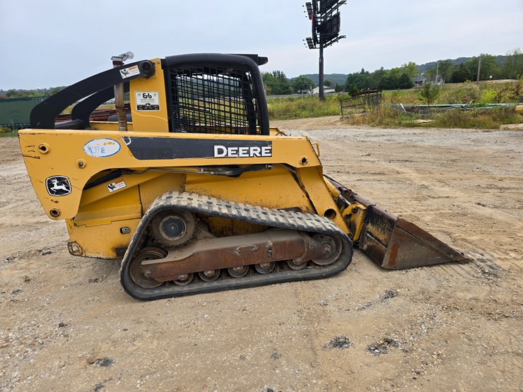 #22607-•-2008-deere-332t-skid-steer-image-17
