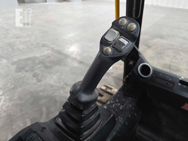 2021-jcb-3ts-8t-image-16