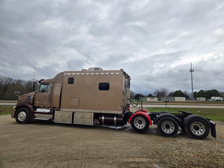 2017-western-star-5700xe-image-12