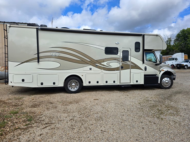 2021-international-mv607-image-24