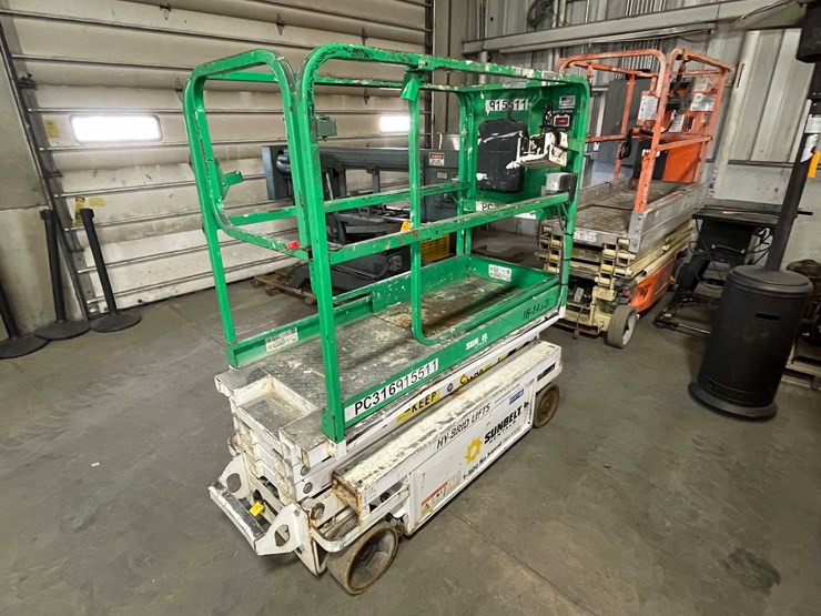 #1465-•-14'-scissor-lift-(e)-image-6