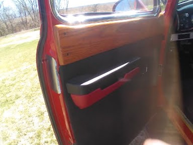 chevrolet-suburban-image-31